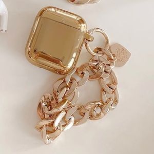 Super cute gold IPod case!